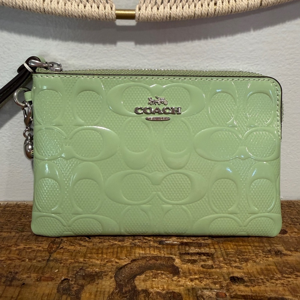 New! Coach! - Picture 4 of 17